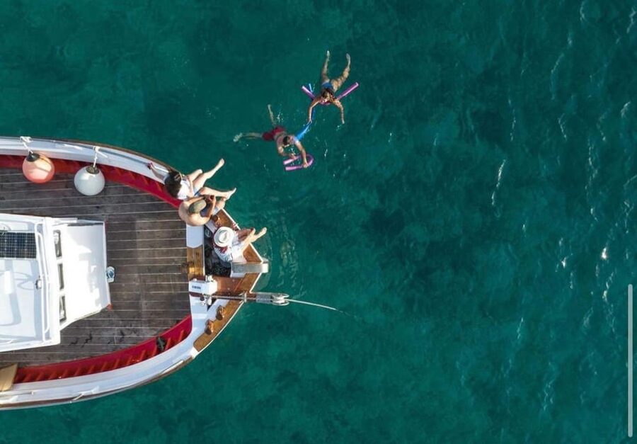 Paros: Highlights Tour with Fishing & Tasting in Naoussa - What is included, and what you still need