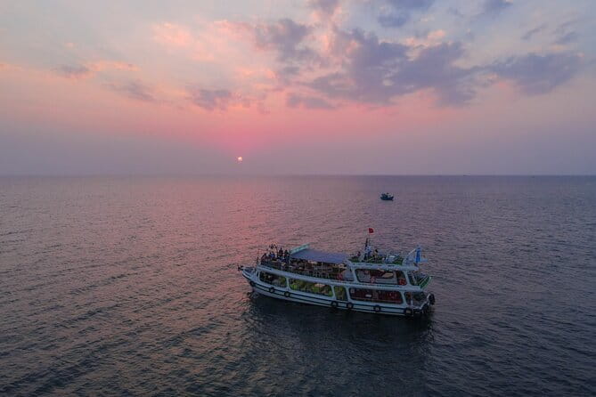 Phu Quoc Half-Day Tour with Sunset BBQ & Night Squid Fishing - Learning the basics of night squid fishing