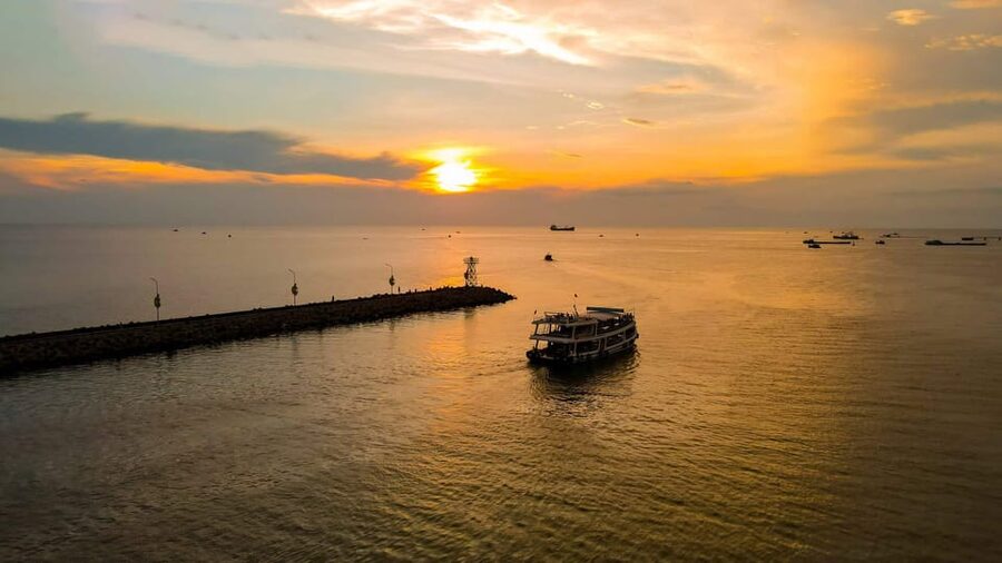Phu Quoc: Sunset and Squid Fishing Boat Tour with Dinner - Should you book the Phu Quoc squid fishing tour?