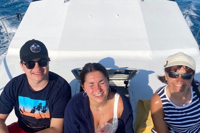 Private 38' Defender Sportfishing/Swim with Pigs in Nassau - Swimming with the pigs, with an extra fee