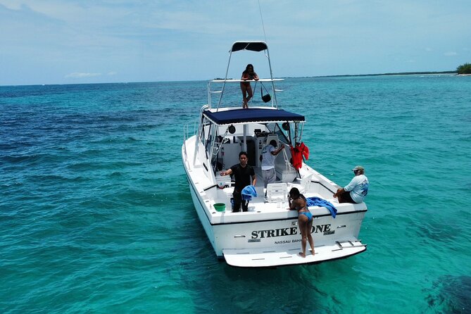 Private 38' Defender Sportfishing/Swim with Pigs in Nassau - What the $850 group price really buys