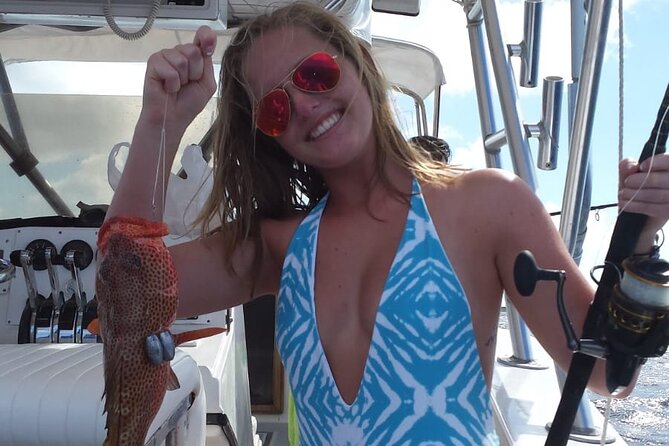 Private Bottom Fishing Charter 1/2 day morning on "Shady Grady" - A morning on the outer reef from Turtle Cove Marina