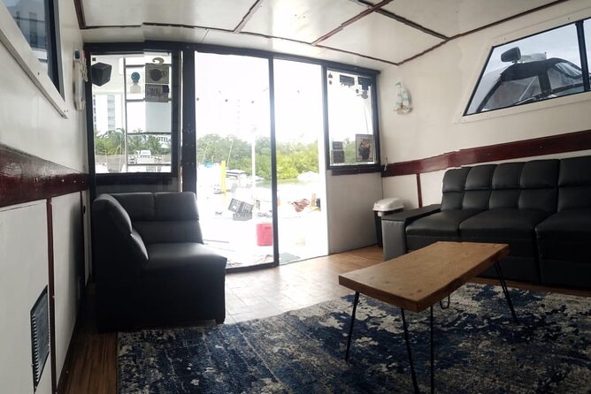 Private fishing charter Boat 48ft 12 pax Good Marlin and Sailfish - Equipment, Drinks, and Onboard Comfort