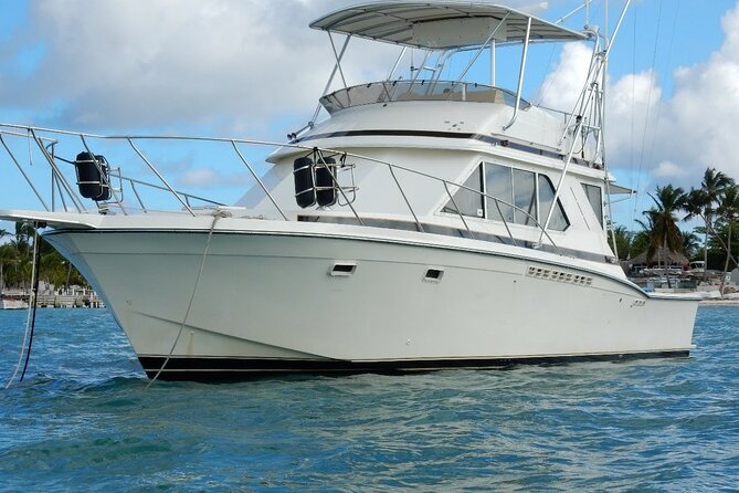 Private Fishing Charter Punta Cana (Orion) - A private boat from Punta Cana to Jellyfish Beach