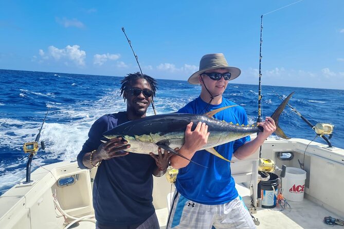 Private Full-Day Deep Sea Fishing Charter on "Wahooters" - The crew and the fishing instruction