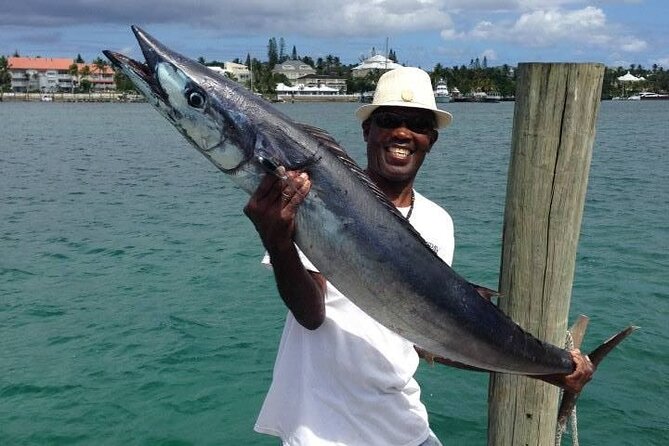 Private Speed Boat for Snorkeling or Fishing in Nassau - 34ft - Snorkeling over reefs and looking for sea life