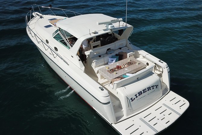 Private Yacht Ultimate Fishing and Snorkeling Adventure - 6 Hours - El Arco and the famous Cabo shoreline