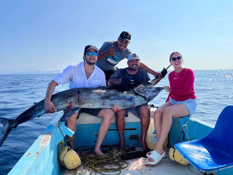 Puerto: Fishing Experience Marlin, Sailfish, Tuna or Dorado - Pickup from four Puerto Escondido areas