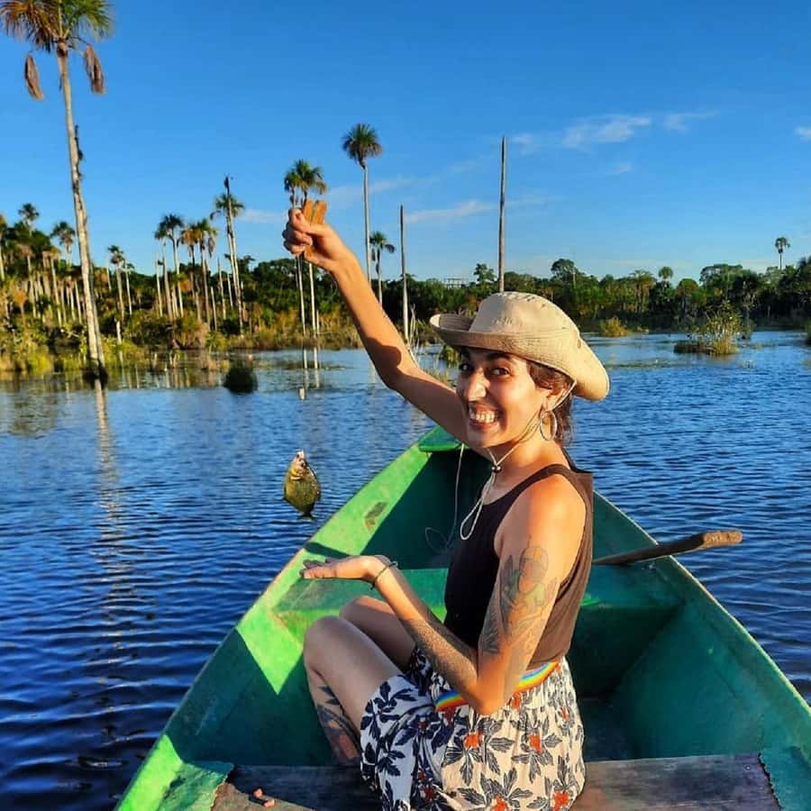 Puerto Maldonado: Lake Yacumama sunset and piranha fishing - Macaws, parrots, and the evening light