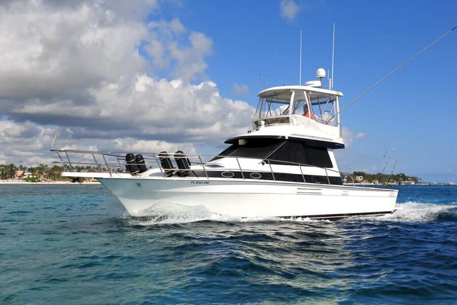 Punta Cana offshore private fishing charter "Sherlock" 39 ' - Six hours aboard the Sherlock from Punta Cana