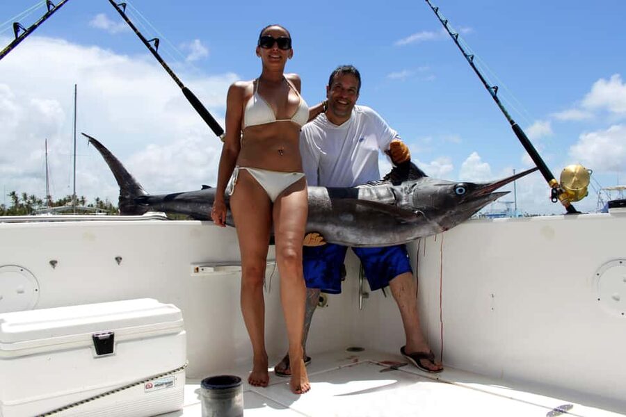Punta Cana offshore private fishing charter "Sherlock" 39 ' - The captain, first mate, and level of service