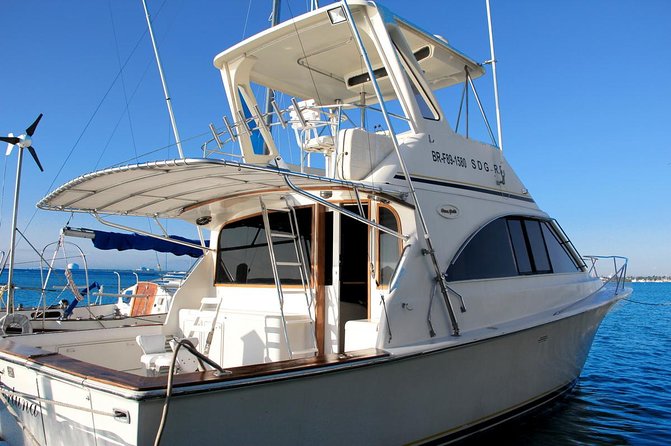 Punta Cana Private Fishing Charter boat Fortuna 42' - Inside the Fortuna 42-foot motor yacht