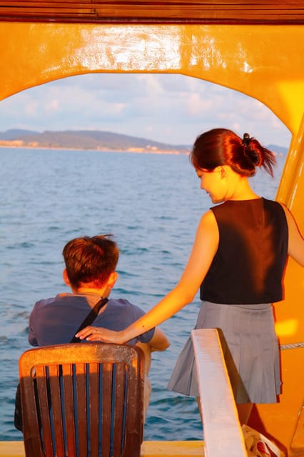 RedRiverTours - Enjoying Sunset & Night Squid Fishing - The practical details that affect value