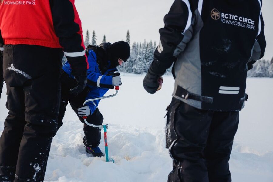 Rovaniemi: Arctic Circle Ice Fishing Experience - Winter clothing and the real problem of staying warm
