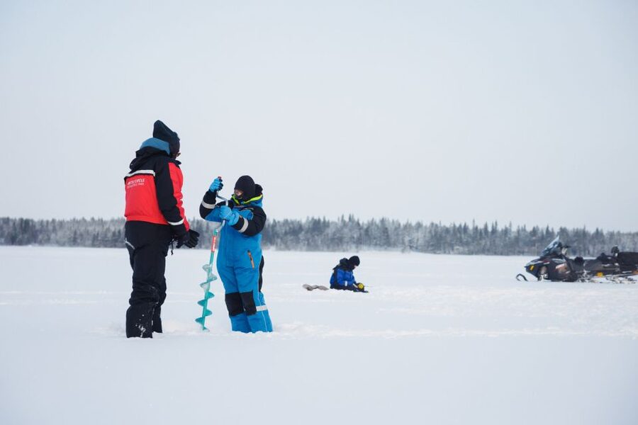 Rovaniemi: Ice Fishing & Snowmobile Safari Combo Day - The ride through Arctic forest
