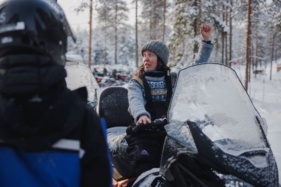 Rovaniemi: Ice Fishing & Snowmobile Safari Combo Day - Meeting in Rovaniemi or Santa Claus Village