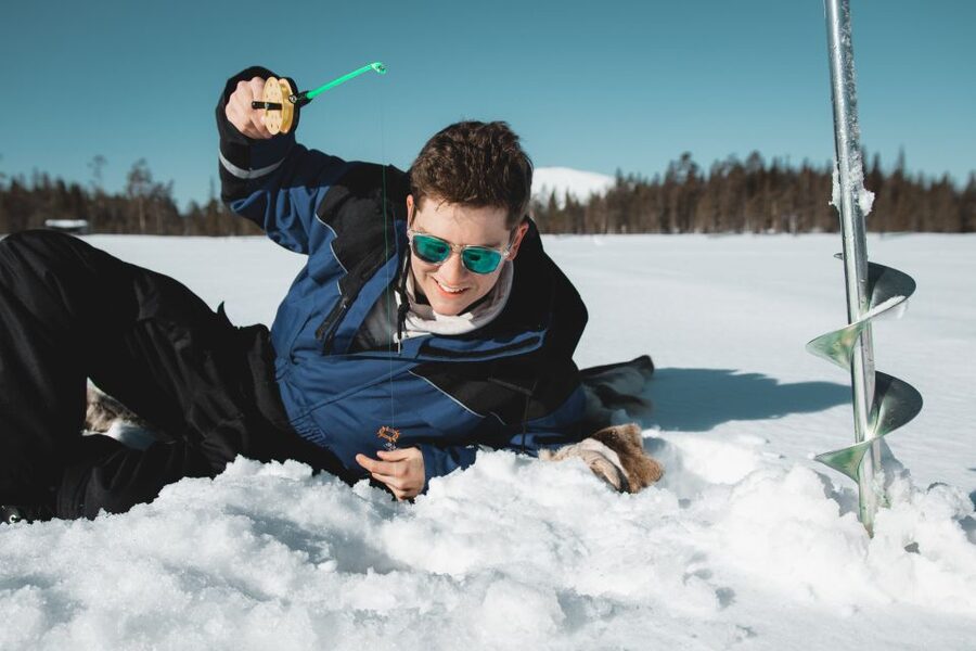 Saariselkä: Arctic Ice Fishing Experience - Who will enjoy this most