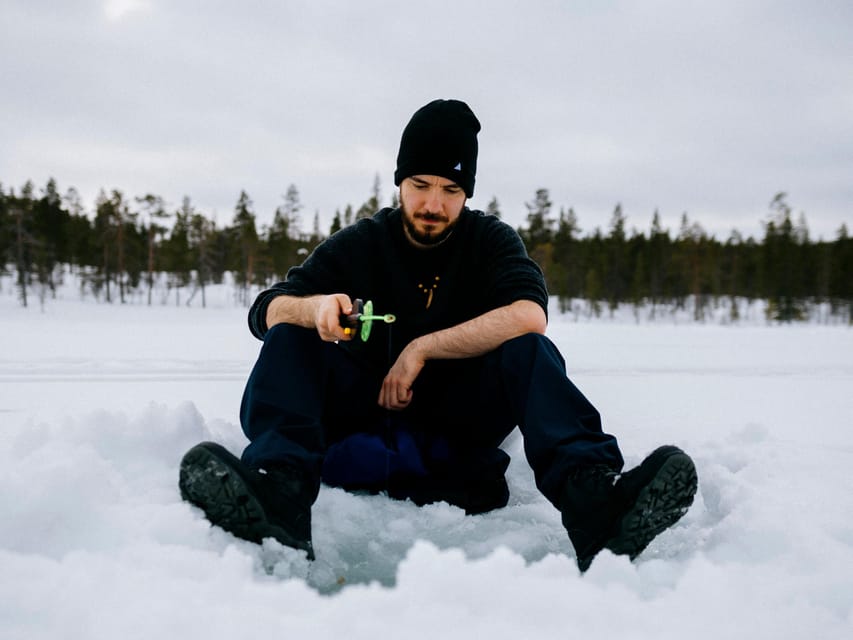 Saariselkä: Ice Fishing Adventure - Getting dressed for the cold