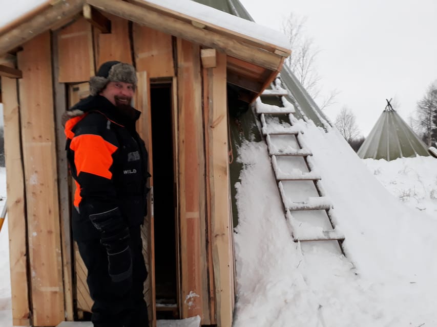 Saariselkä: Ice Fishing Tour to Lake Inari, reindeers& lunch - From Saariselkä to the frozen shore