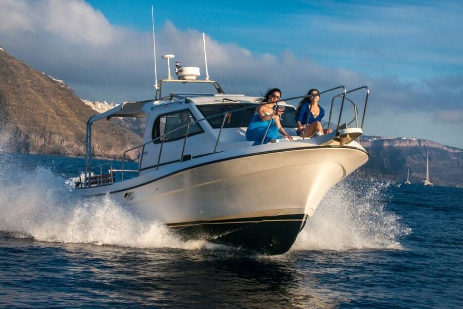 Santorini Private Cruise boat fishing tour - BBQ, Snorkeling - Finding the boat at Ormos Ammoudiou