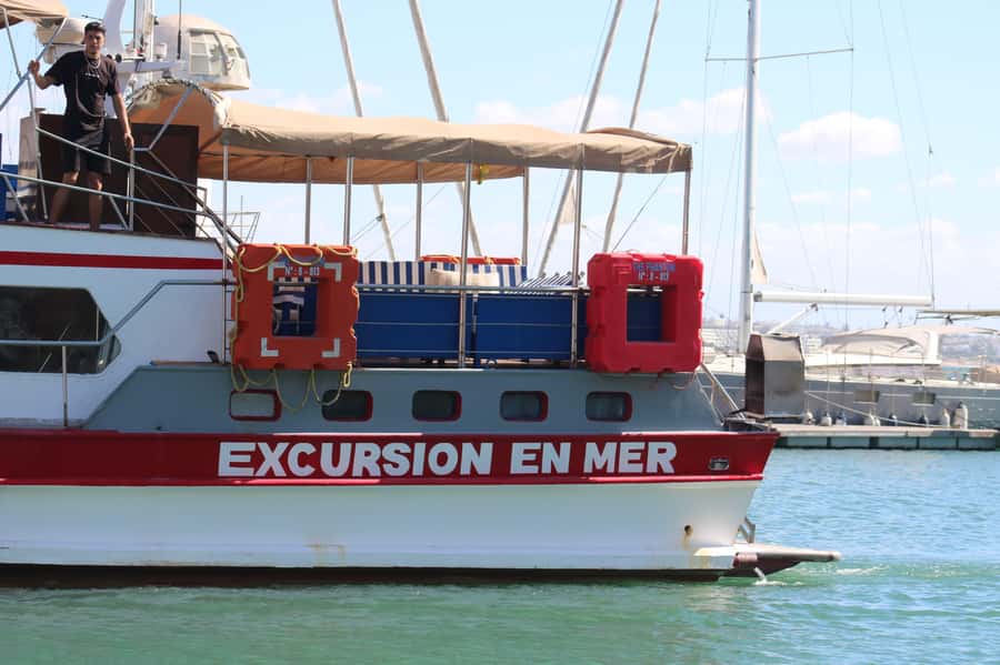 Sea excursion with BBQ, fishing, and swimming - Grilled fish, salad, and tea on the Atlantic