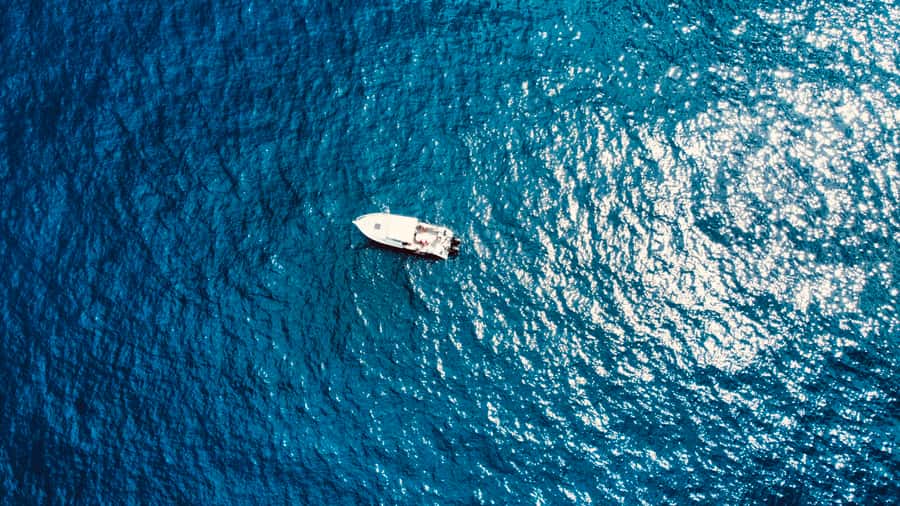 Seychelles: Guided Fishing Trip with Pickup and Equipment - Four hours or nine hours: choosing the right length