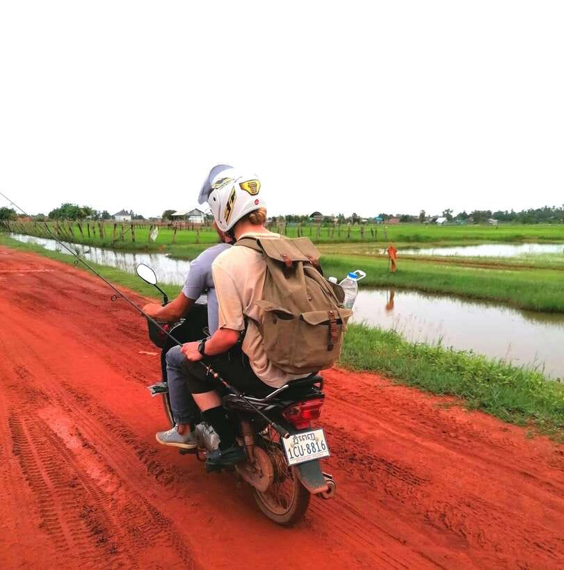 Siem Reap: Fishing in the rice fields, in the villages of Siem Reap - Meeting fishermen in the rice fields