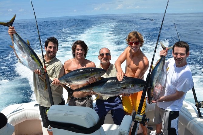 Sport Fishing at the Caribbean Sea. Enjoy an amazing time with friends & family - Who will enjoy this Puerto Morelos fishing trip