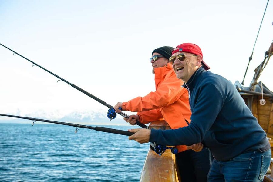 Tromsø: Fishing & Fjord Cruise - Staying warm on a northern Norwegian boat