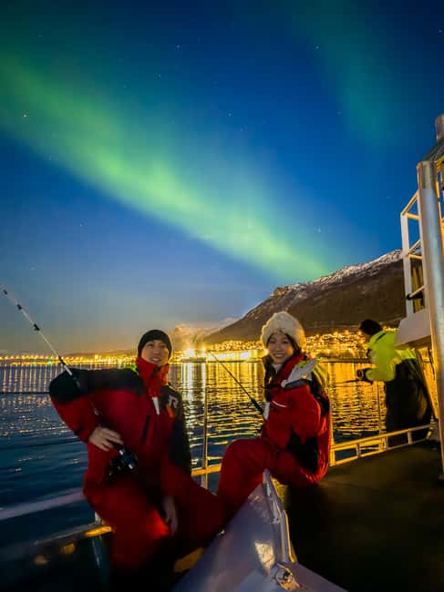 Tromsø: Nocturnal cod fishing with meal. - A slow cruise into the dark fjords