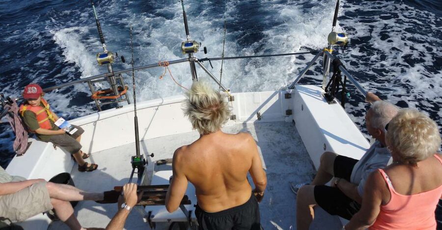 Vilamoura: Algarve Reef Fishing Boat Trip with Gear Included - The first run along the Algarve coast